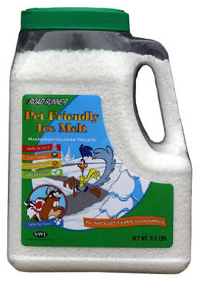 Scotwood 9J-RR-MAG Ice Melt Road Runner Magnesium Chloride Pet Friendly Pellet 9.5 lb