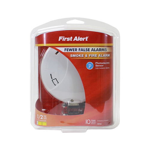 First Alert 1039772 1039772 Smoke and Fire Alarm, 9 V, Photoelectric Sensor, 10 ft Detection, 85 dB, Alarm: Audible, White