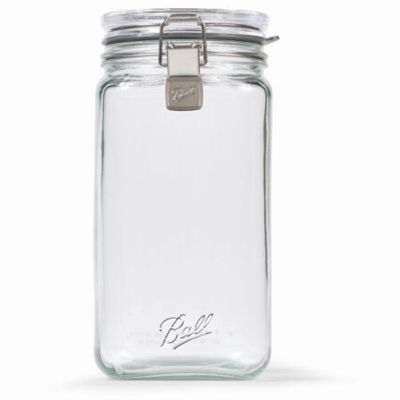 RUBBERMAID INC/JARDEN 2133178 Latching Glass Storage Jar, 1/2 Gallon