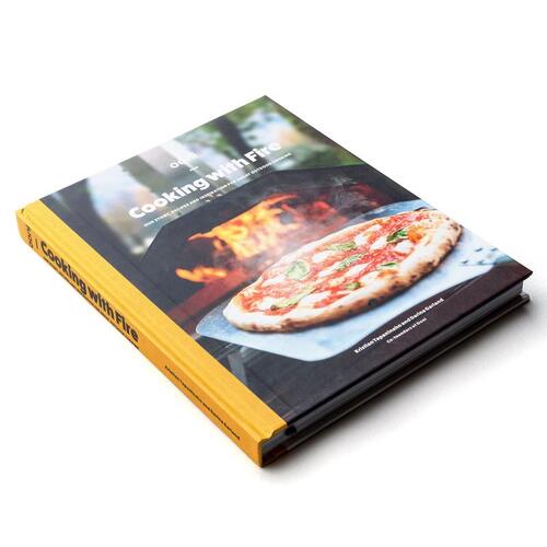 Ooni UU-P06200 Cookbook Cooking with Fire