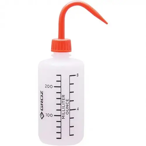 PYROLUBE SQZ/250 Can & Hand-Held Oilers; Pump Material: Steel ; Body Material: Polyethylene ; Spout Type: Flexible ; Spout Length: 7/16 in ; Spout Length (Inch): 7/16 ; UNSPSC Code: 27112905