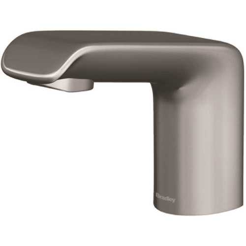 Linea Verge Faucet in Polished Chrome